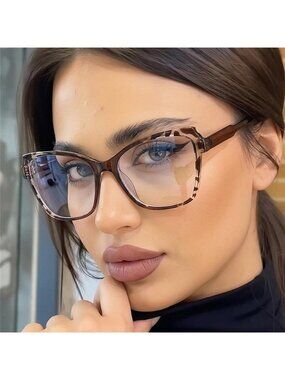 Lightweight Square Sunglasses